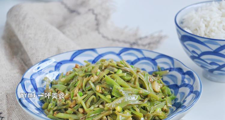 教你如何炒出肉香扁豆丝（口感鲜美）