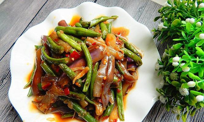 青椒咸豆角怎么做？详细步骤和技巧是什么？