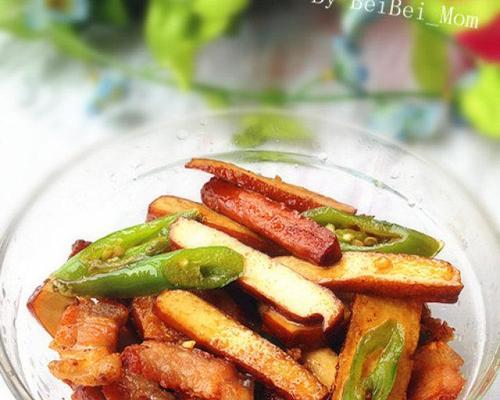 青椒五花肉炒蛋怎么做？步骤和技巧是什么？