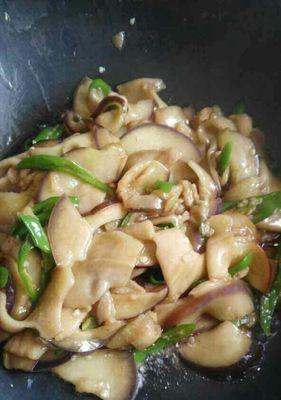 青椒肉片煎茄子怎么做？步骤和技巧有哪些？