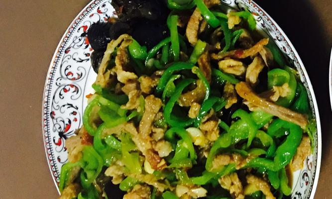 青椒木耳片的做法是什么？如何快速完成这道家常菜？