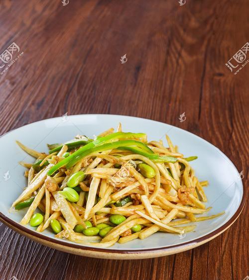 青椒茭白肉丝怎么做？步骤和技巧有哪些？