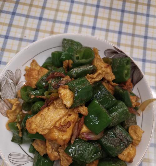 青椒鸡蛋碎怎么做？步骤和技巧有哪些？