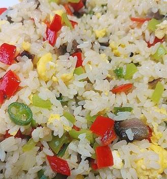 青椒鸡蛋炒饭怎么做？步骤详解和常见问题解答？