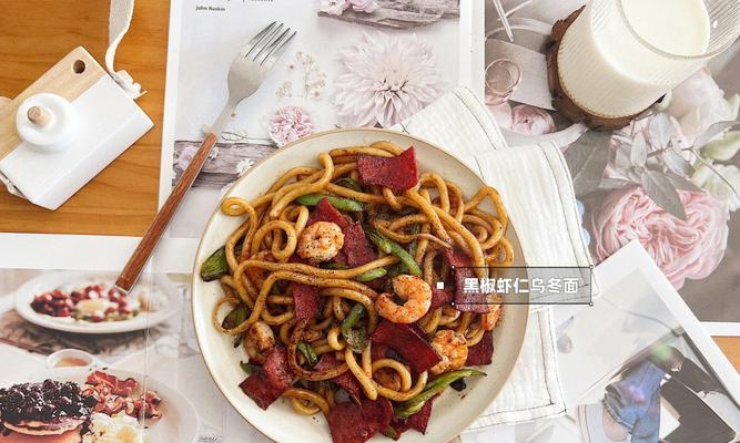 青椒火腿乌冬面怎么做？详细步骤和技巧是什么？