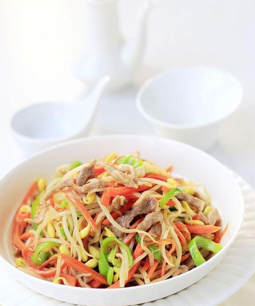 青椒胡萝卜丝炒肉怎么做？步骤和技巧是什么？