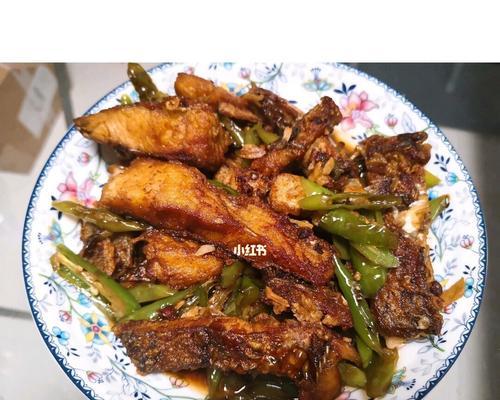 青椒红烧鱼怎么做？步骤和技巧有哪些？