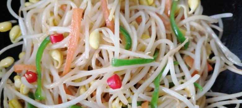 青椒豆芽怎么做？简单易学的家常做法是什么？