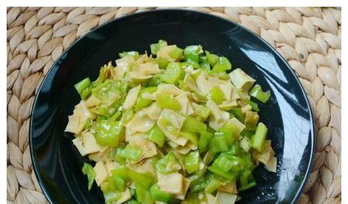 青椒豆皮肉片怎么做？步骤和技巧有哪些？