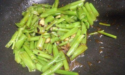 青椒豆豉炒空心菜梗怎么做？步骤和技巧是什么？
