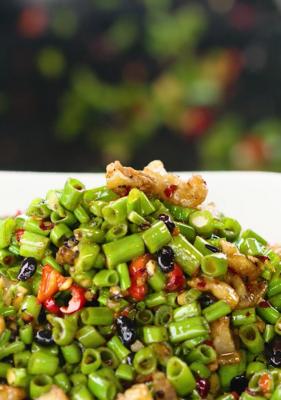 青椒豆豉炒空心菜梗怎么做？步骤和技巧是什么？