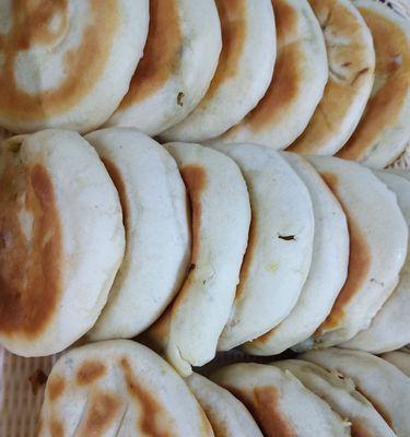 青椒蛋饼的做法是什么？如何在家轻松制作？