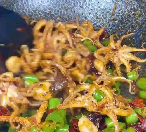青椒炒章鱼怎么做？步骤和技巧有哪些？