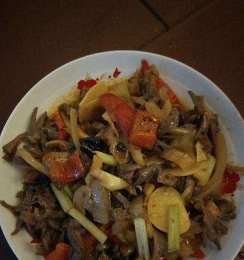 青椒炒鸭胗的做法是什么？如何做出美味的青椒炒鸭胗？
