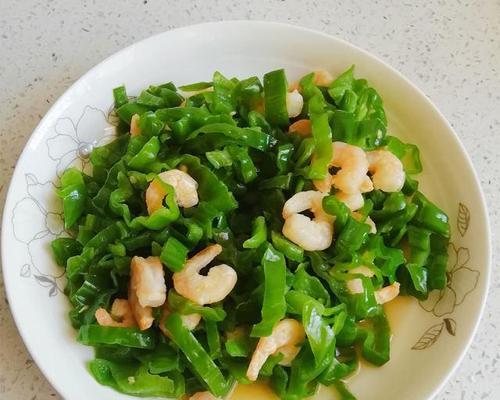 青椒炒虾仁怎么做？步骤和技巧有哪些？