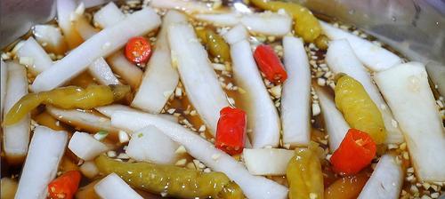 青椒炒泡菜怎么做？步骤和技巧有哪些？