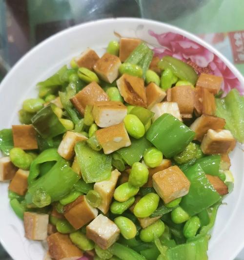 青椒炒米豆腐怎么做？步骤和技巧是什么？