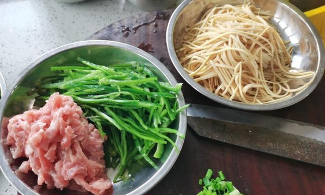 青椒炒干丝怎么做？步骤和技巧有哪些？
