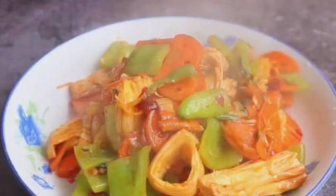 青椒炒腐竹的做法是什么？步骤详解及常见问题解答？