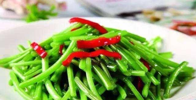 青椒炒地瓜梗怎么做？步骤和技巧有哪些？