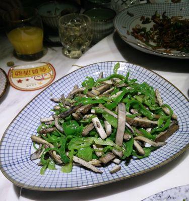 青椒炒臭干怎么做？详细步骤和注意事项是什么？
