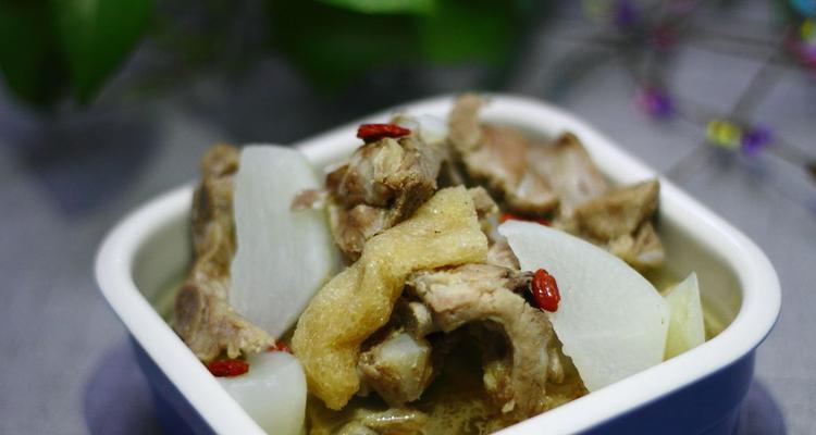 青红萝卜粟米排骨汤怎么做？有哪些步骤和技巧？