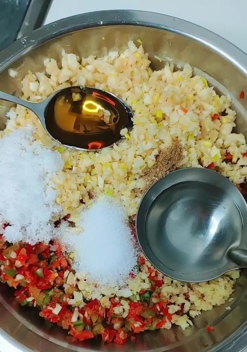青红辣椒鸡蛋花怎么做？详细步骤和技巧是什么？
