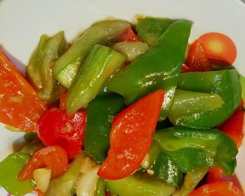 青红椒炒鱿鱼干怎么做？步骤和技巧有哪些？