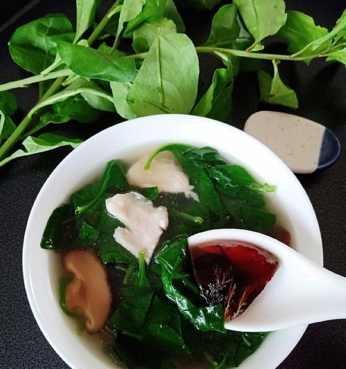 青瓜皮蛋瘦肉汤怎么做？步骤和技巧有哪些？