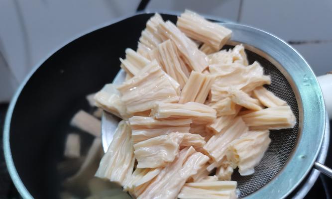 青瓜炒腐竹的做法是什么？步骤详解及常见问题解答？