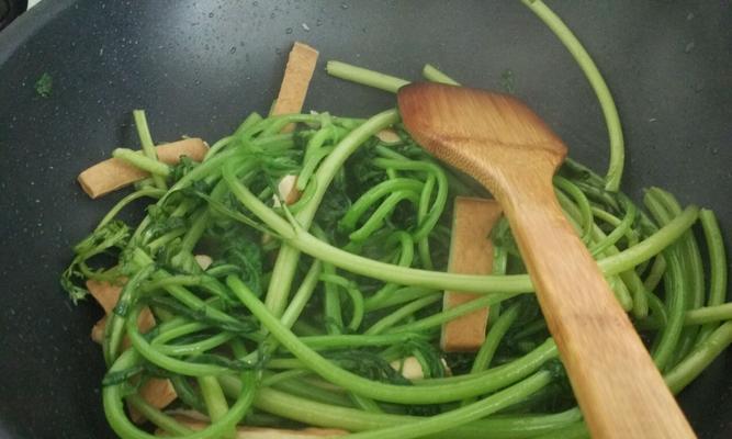 青番茄酱烧豆干怎么做？步骤和技巧是什么？