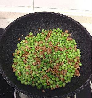 青豆肉末怎么做？有哪些步骤和技巧？