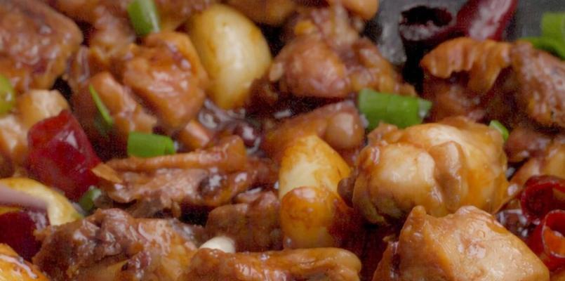 青豆辣炒鸡怎么做？详细步骤和技巧是什么？