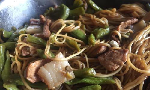 青豆角炒五花肉怎么做？步骤和技巧有哪些？