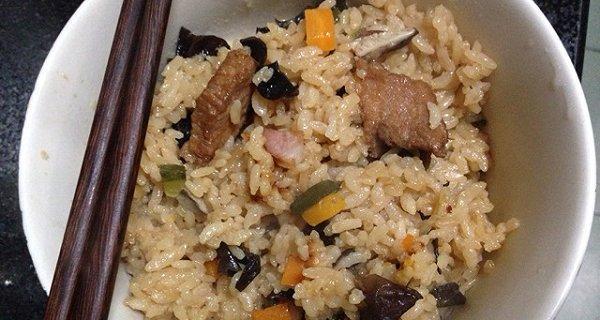 青豆胡萝卜咸饭的做法是什么？步骤详细吗？