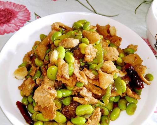 青豆炒红椒怎么做？步骤和技巧有哪些？