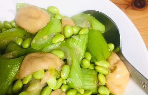 青豆炒百合怎么做？步骤和技巧有哪些？