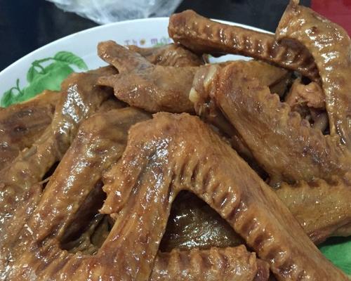 青葱炒鸭翅的做法是什么？如何做出美味的青葱炒鸭翅？