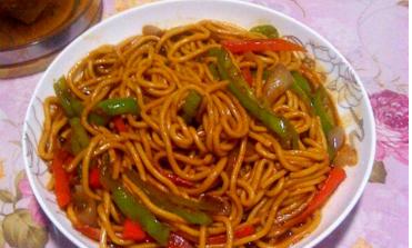 炒面怎么做才好吃？简单易学的家常炒面食谱分享！