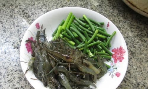 炒毛脚河虾的做法是什么？如何炒出鲜嫩可口的河虾？