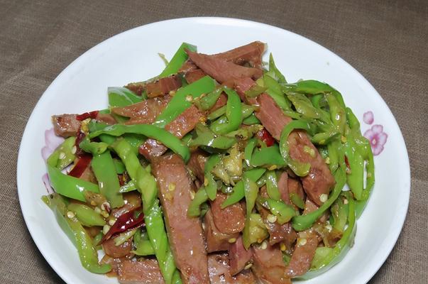 炒驴肉的做法是什么？如何在家做出美味的炒驴肉？