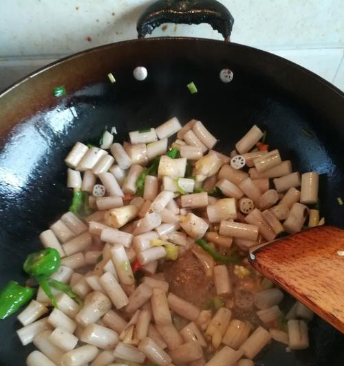 炒莲菜怎么做才好吃？炒莲菜的正确步骤是什么？