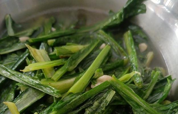 炒苦麦菜的做法是什么？炒苦麦菜有哪些技巧和注意事项？