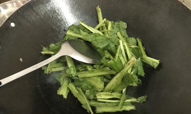 炒苦麦菜的做法是什么？炒苦麦菜有哪些技巧和注意事项？