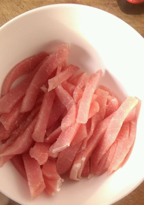 炒烤里脊怎么做？步骤和技巧有哪些？
