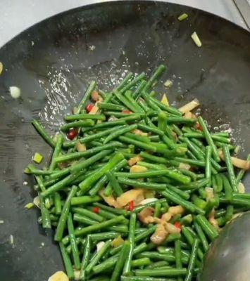 炒豇豆怎么做才好吃？步骤和技巧是什么？