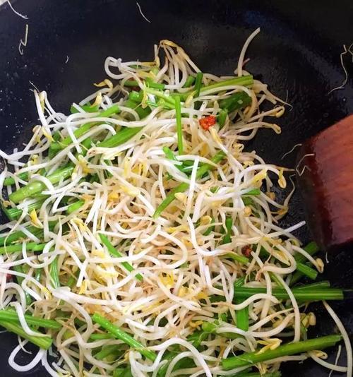 炒海鲜菇胡萝卜绿豆芽怎么做？步骤和技巧有哪些？