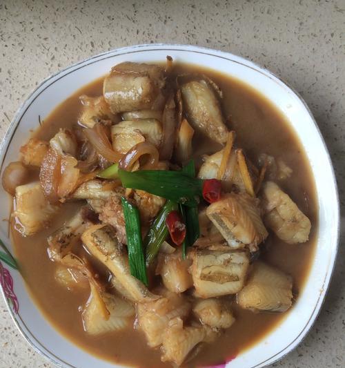 炒干钩鱼的做法是什么？如何在家轻松制作？