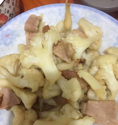 炒菜花怎么做才好吃？简单易学的家常做法是什么？