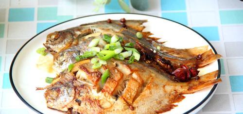 潮汕咸菜蒸鲳鱼怎么做？步骤和技巧有哪些？